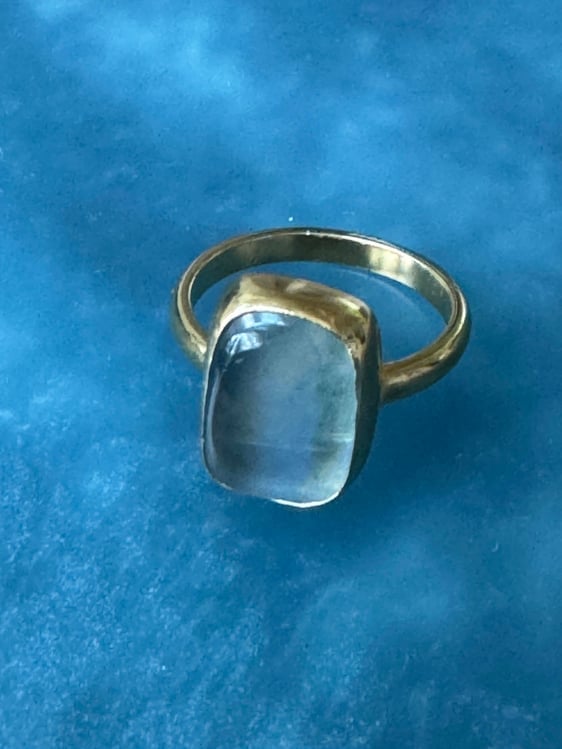 Blue opal gold vermeil ring – elegant gemstone jewelry promoting calm and creativity