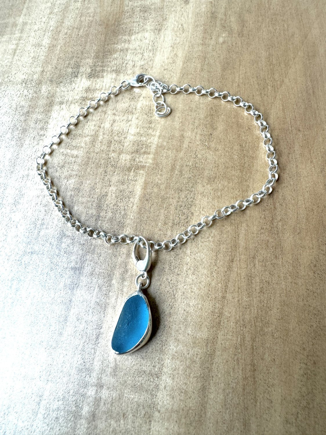 Pretty sea blue sea glass charm anklet – sterling silver