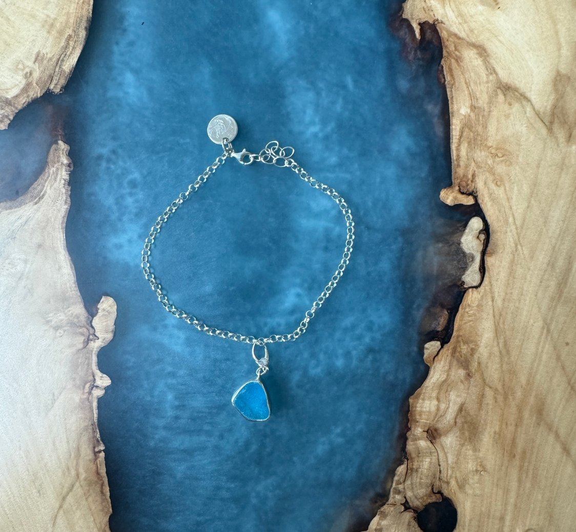 Pretty sea blue sea glass charm anklet – sterling silver